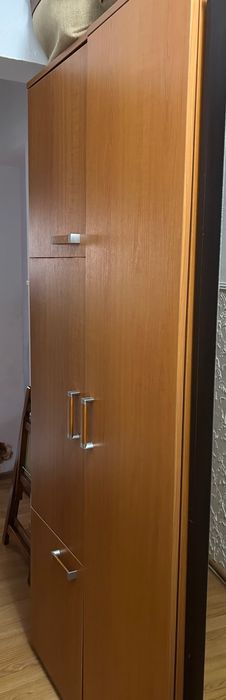 3 Dulapuri de dormitor și un dulap pentru hol