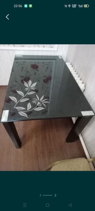 Продам стол стеклянный