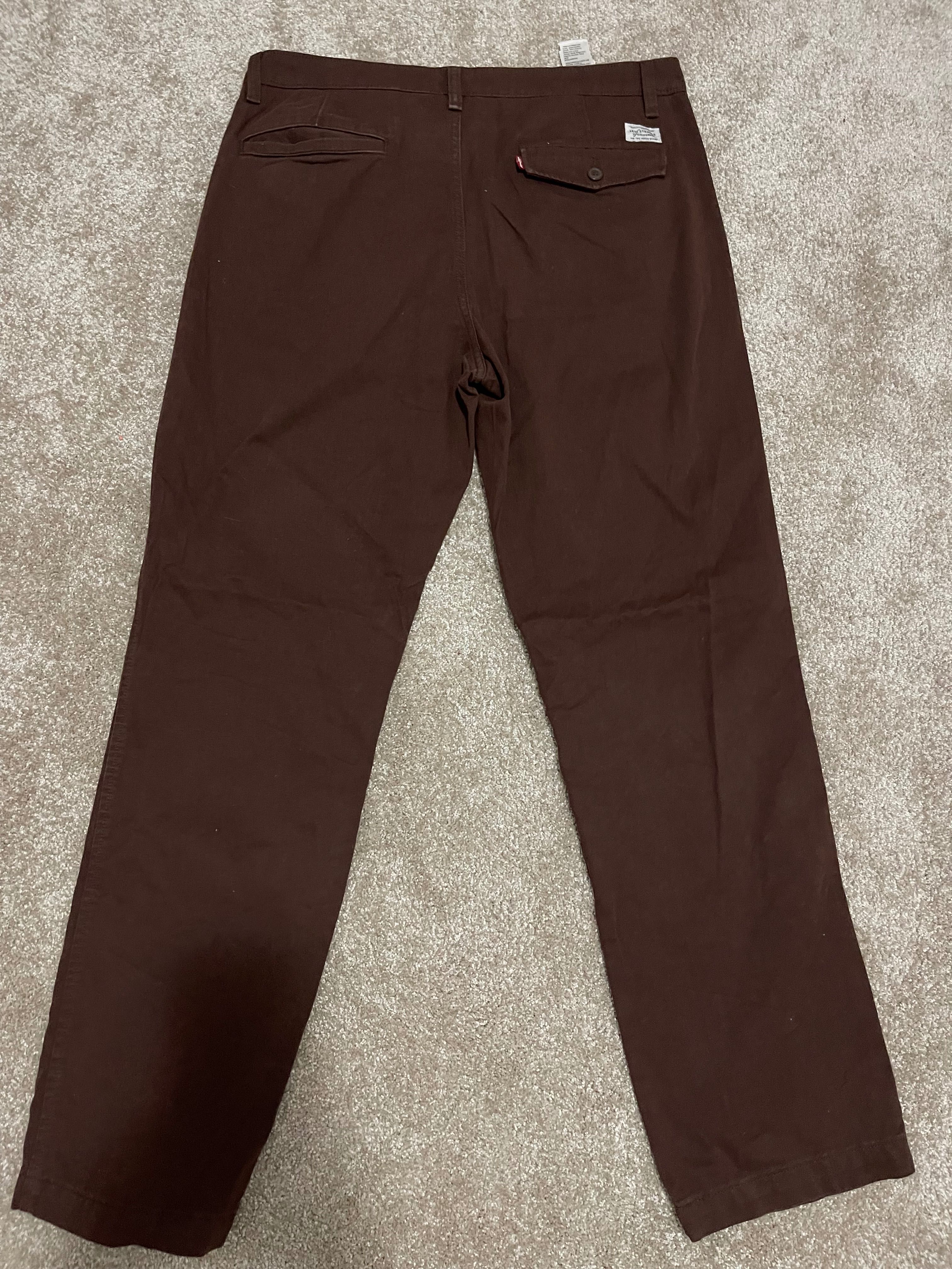 Дънки Levi’s. темно кафяви