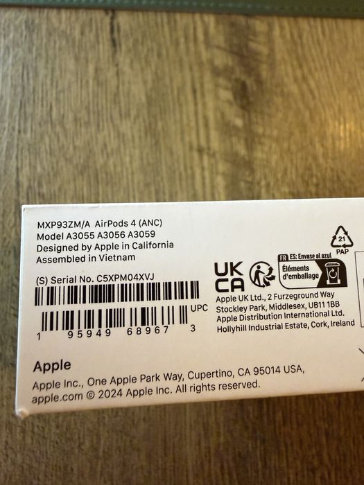Apple Airpod 4 Active Noise Cancellation ANC