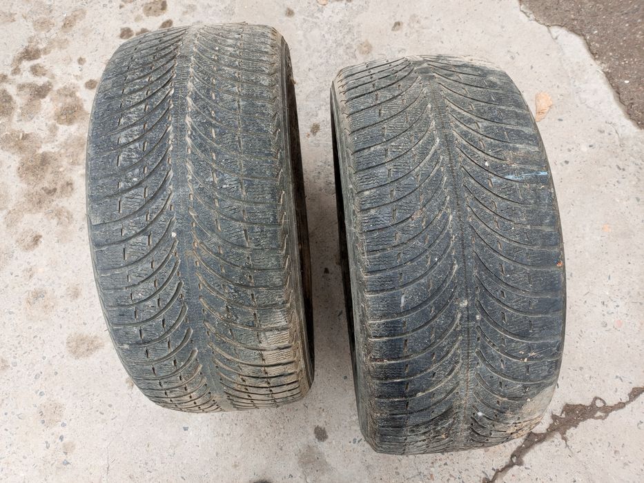 Зимняя резина 2 штуки размер 255/55/19