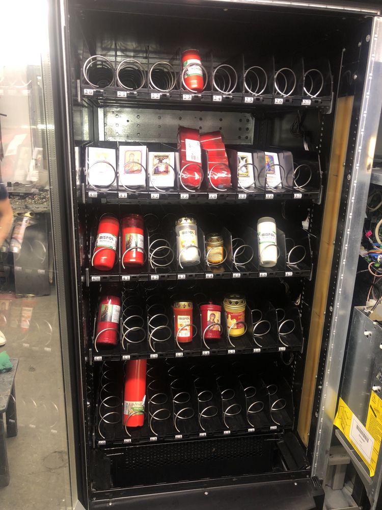 Automat de candele și obiecte bisericești