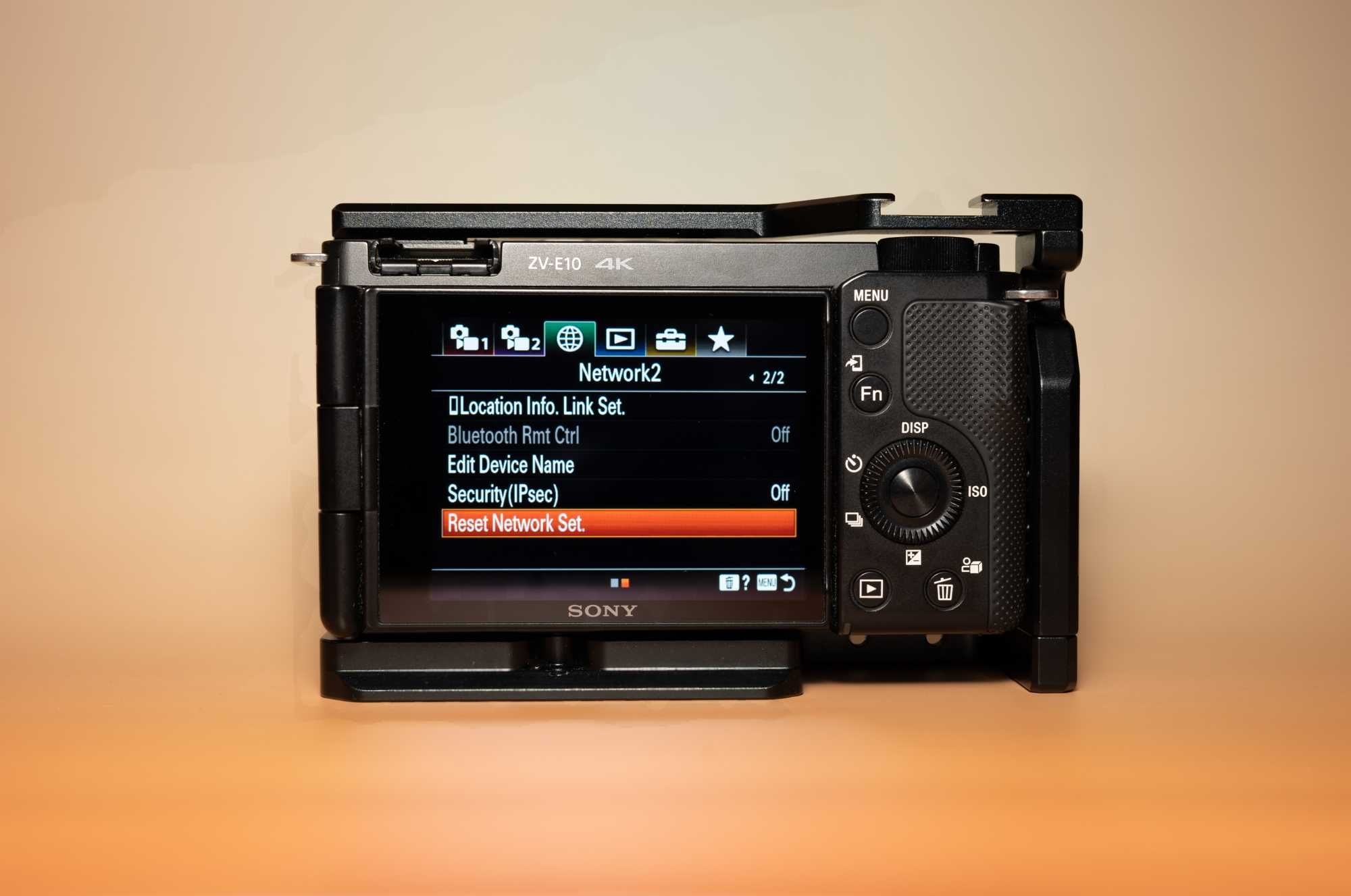 SONY ZV-E10 + Sony SEL 16mm F/2.8 Фотоапарат за влогинг и фотография