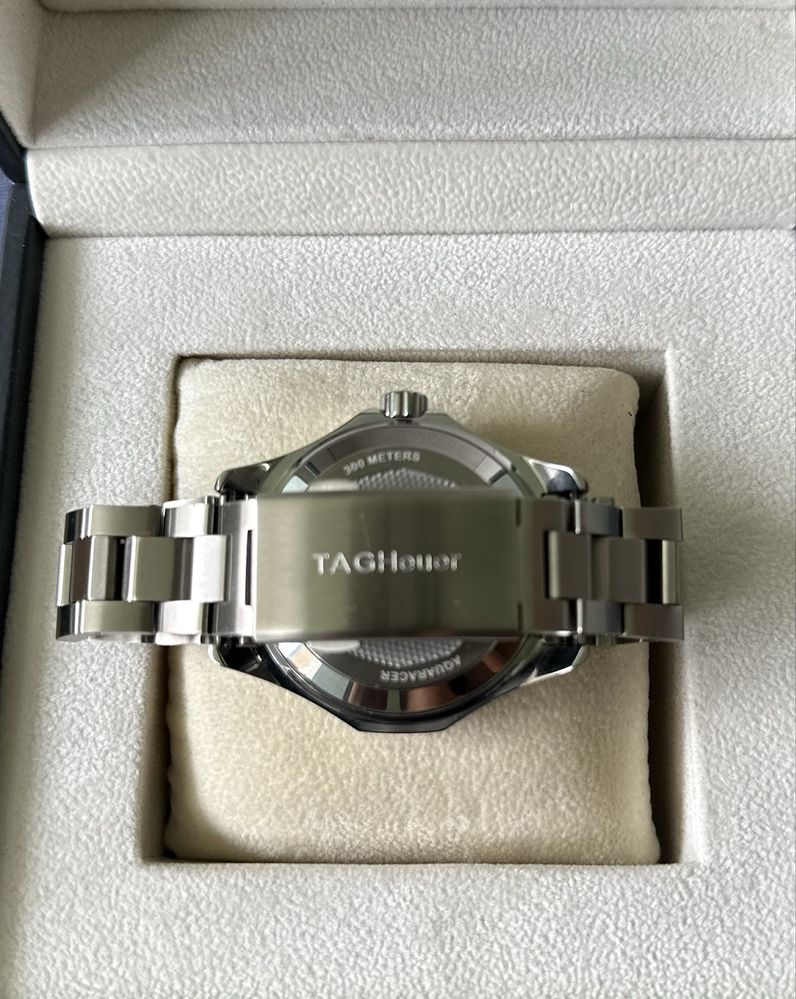 Продавам мъжки часовник aquaracer 42mm