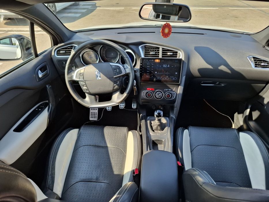 Citroen ds4 sport chic 200cp 1.6thp