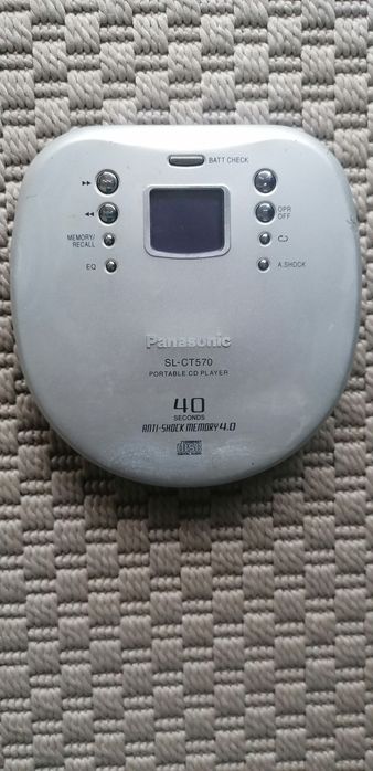 CD player portabil Panasonic tip walkman / discman