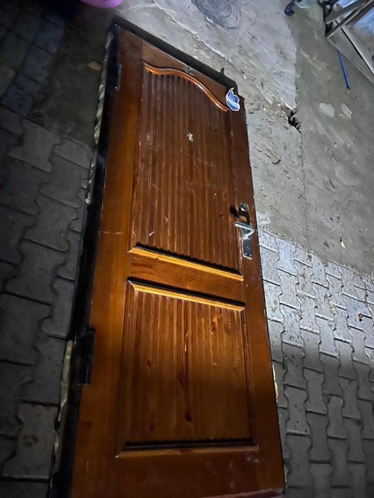 срочно продам входной дверь