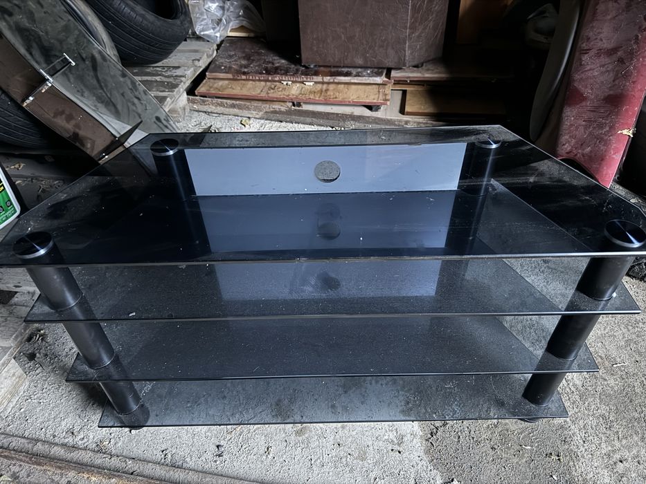 Продам тв тумбу в отличном состояний