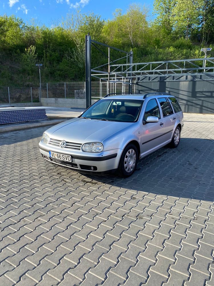 Vând Golf 4.