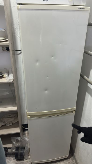 Холодильник отдам