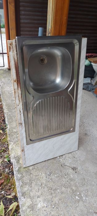 Части от кухня-печка Gorenje, мивка алпака, вратички и чела за шкафове