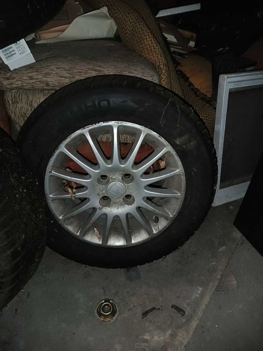 Зимни гуми 195/65/15 и джанти за Хонда сивик