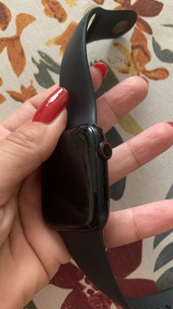 Apple watch SE - много запазен
