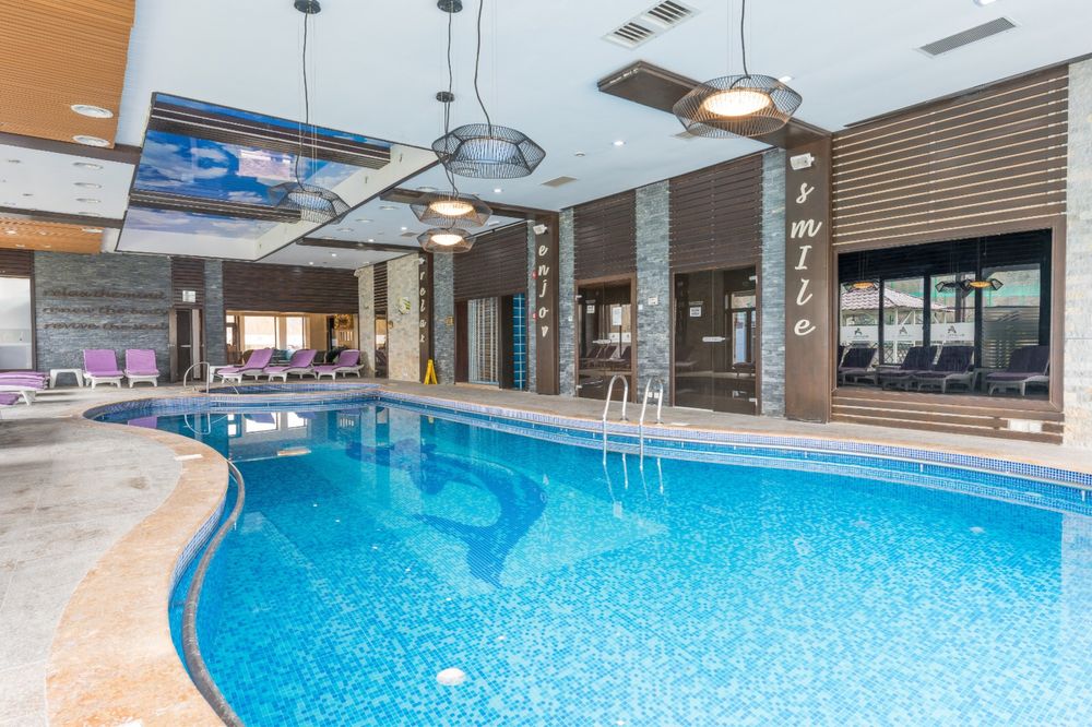 Cabana de inchiriat cu piscina, langa Colibita! !