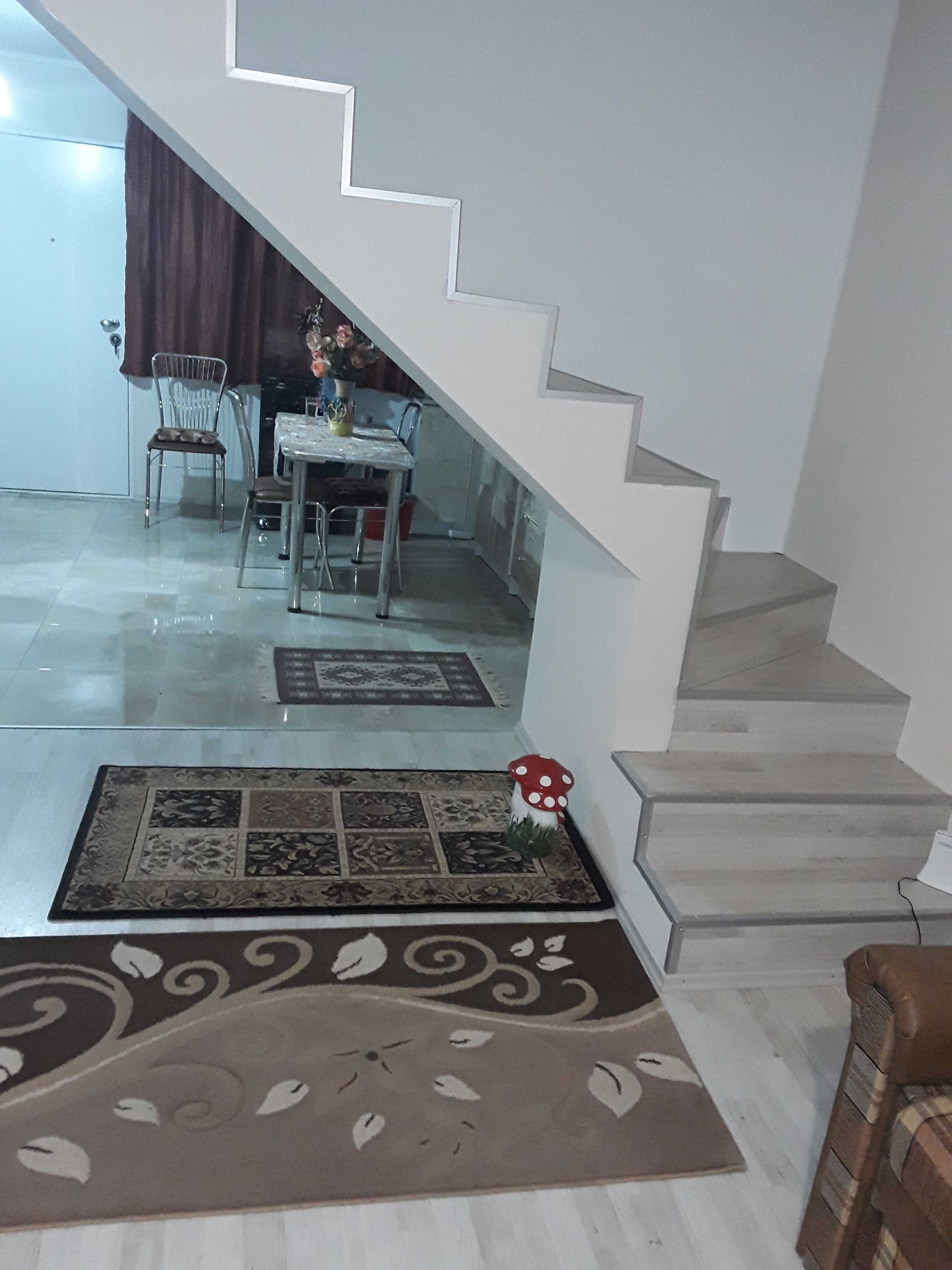 Vând sau schimb casă în Nojorid