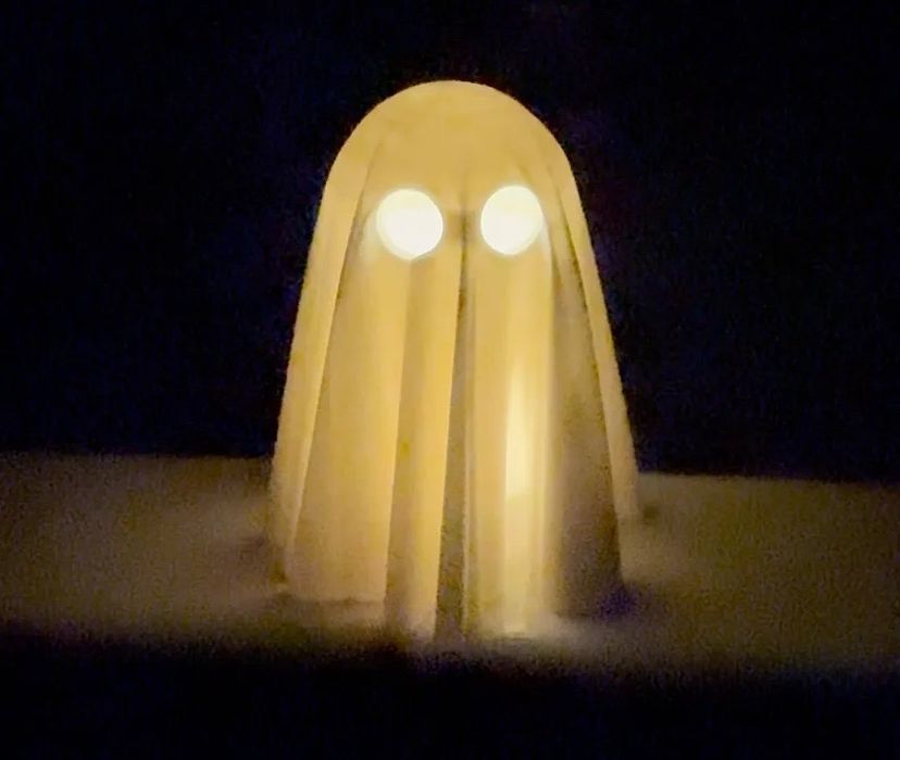 Fantoma halloween cu lumanare