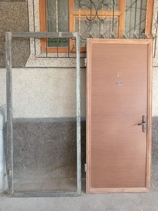 Железная входная дверь