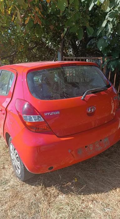 Hyundai i20 1.4i 98.к.с Само на части!!!