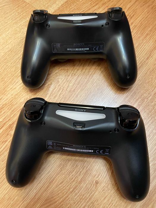 PlayStation 4 PRO 1TB, два джойстика, 5 игри, оригинална опаковка