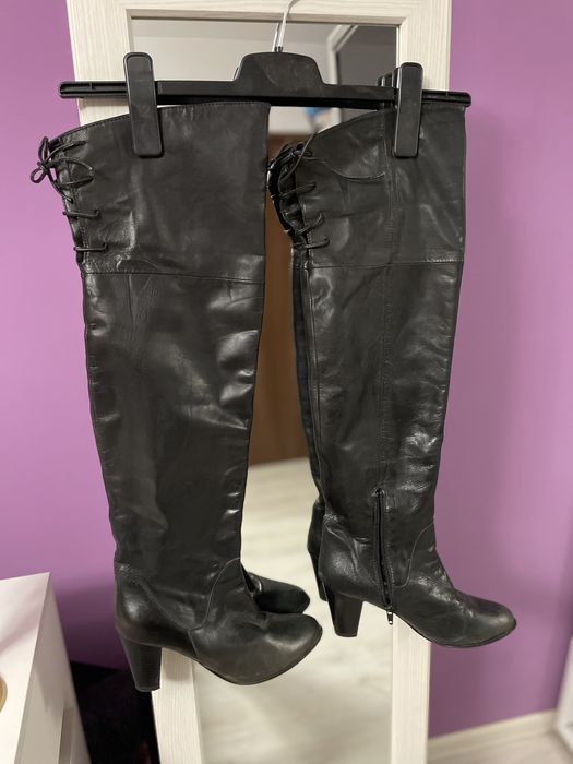 Cizme din piele naturala lungi, peste genunchi, in stare super buna