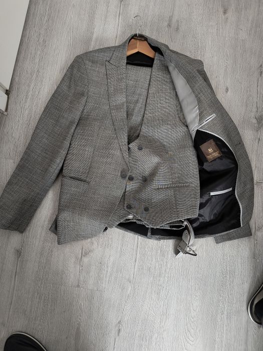 Costum de haine de ocazie