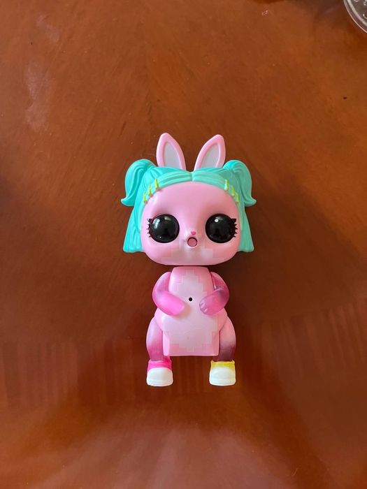 Это интерактивная игрушка L.O.L.
Surprise! Interactive Live Surprise
P