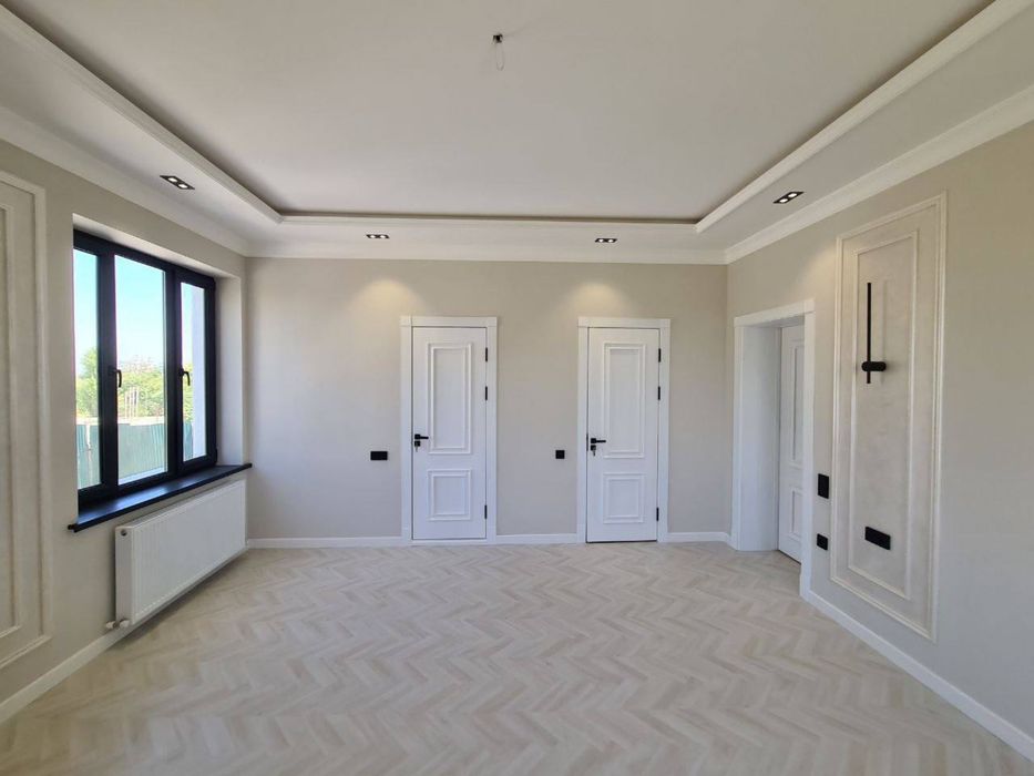 Продается дом Мирзо-Улугбек район. Центр Луначариского.