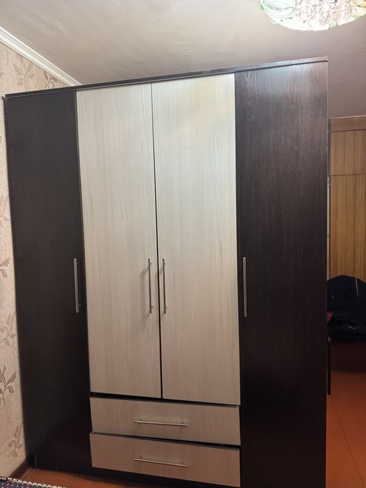 Шкаф 4 есыкты жагдаиы жаксы