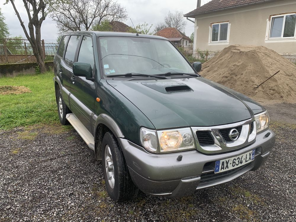 Nissan  Terrano 2 3.0 tdi Automat 7 locuri