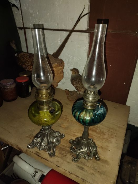 Lămpi vintage cu petrol