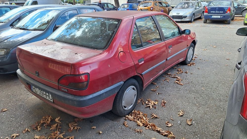 Vând Peugeot 306 sedan