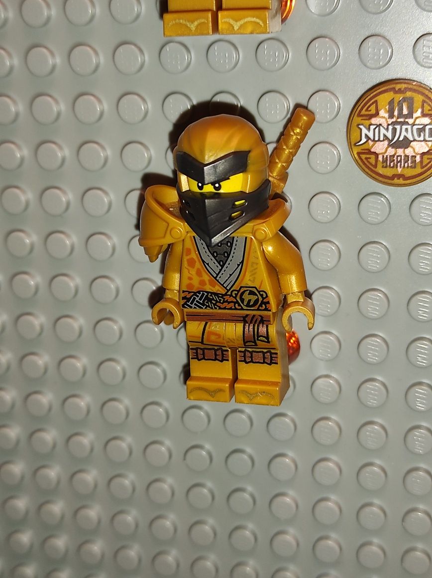 Lego Ninjago Minifigurine Golden Anniversary : Nya, Jay, Cole, Lloyd