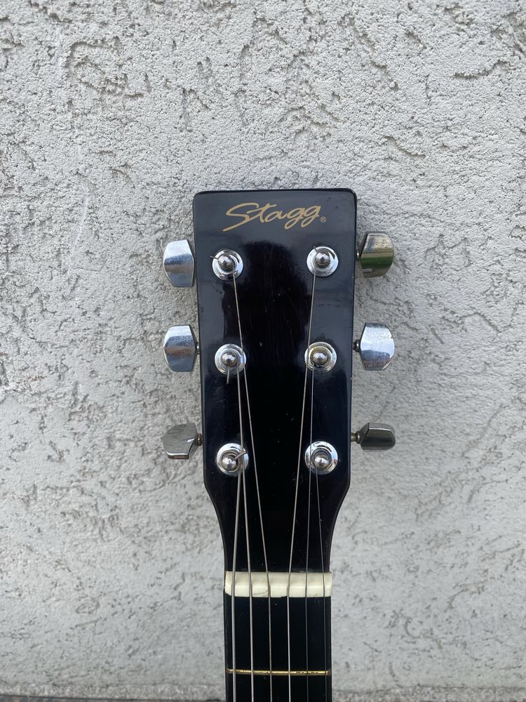 chitara  acustica Stagg