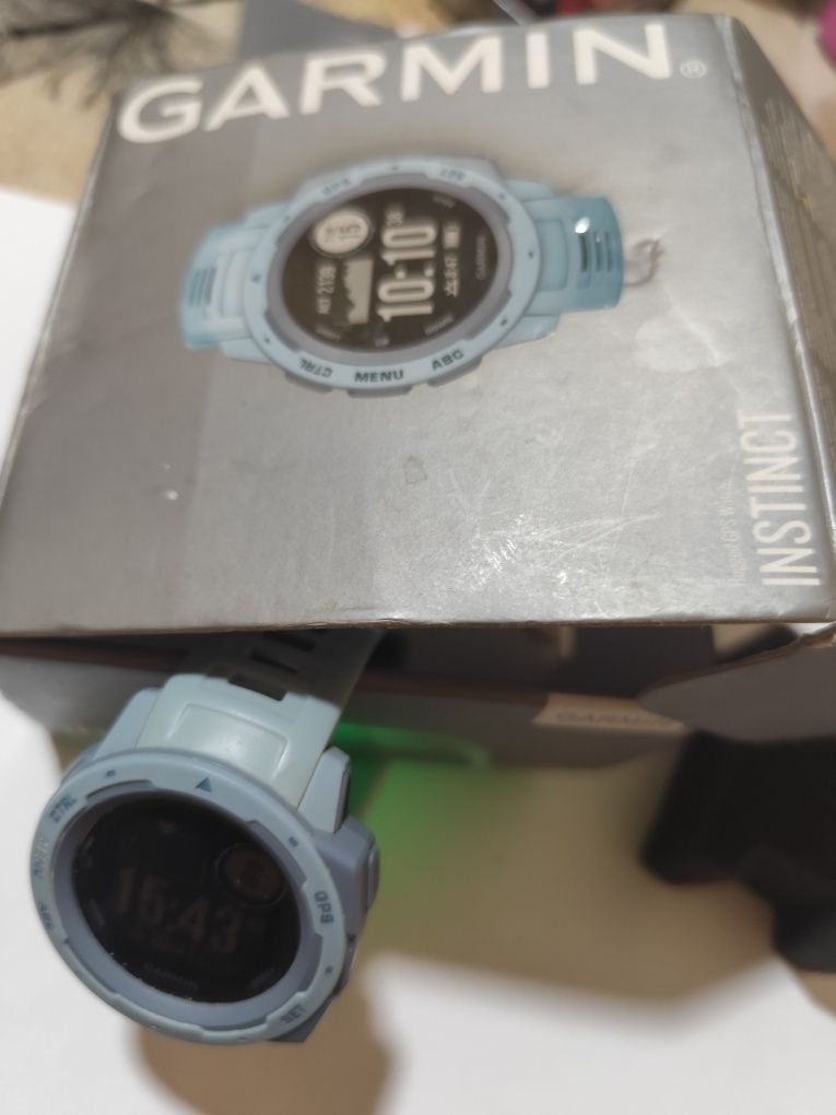 Vând ceas GARMIN Instinct .
