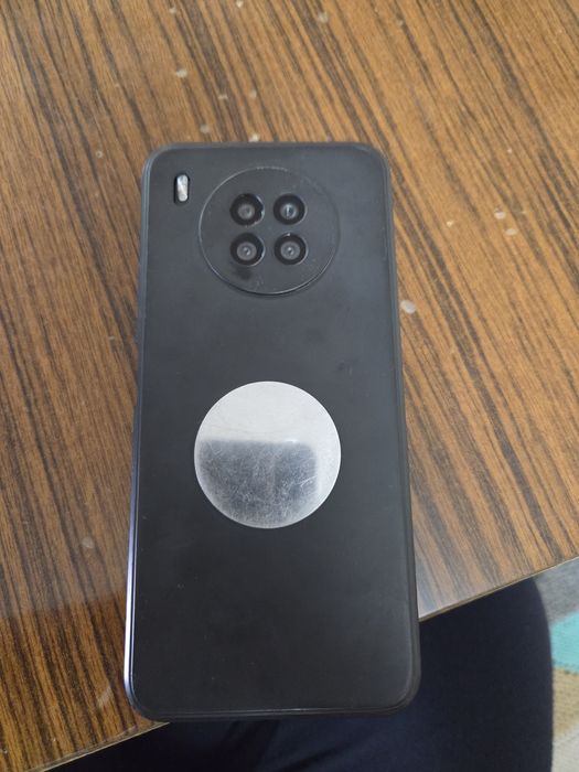 Телефон Huawei nova 8i