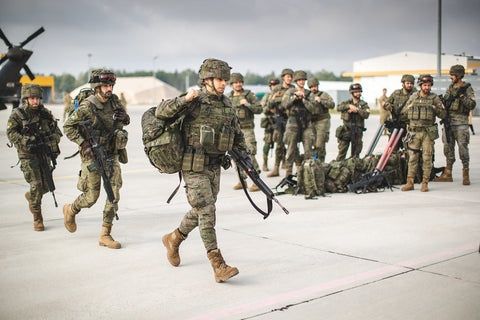 Bocanci/militari/armata/pescuit/vanatoare/drumetie