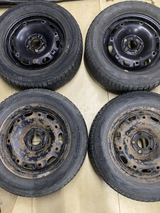 Продавам зимни гуми с джанти за Шкода Фабия