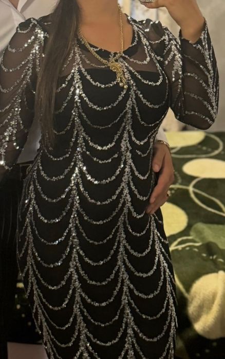 Rochie neagra cu paiete