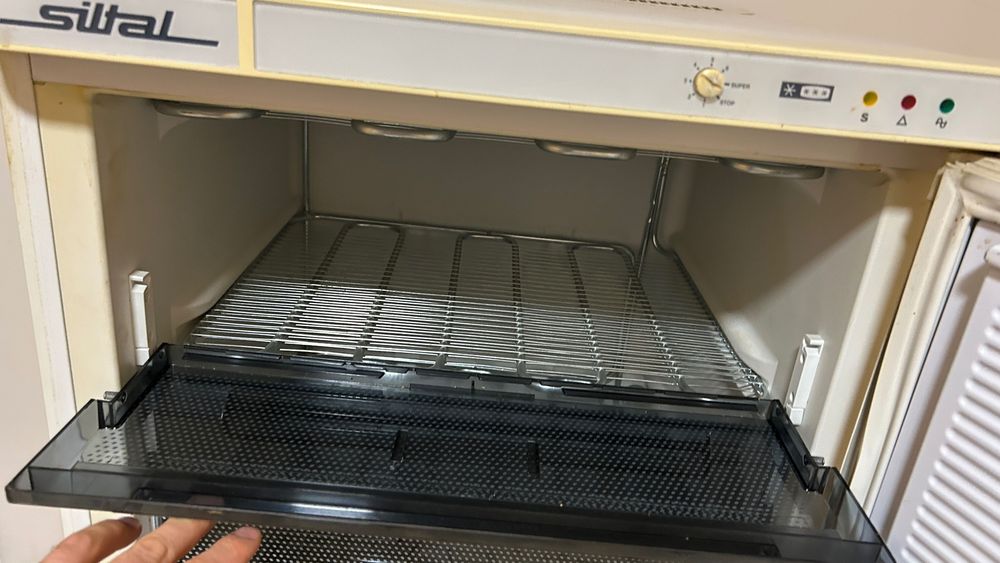 Фризер вертикален, Варна