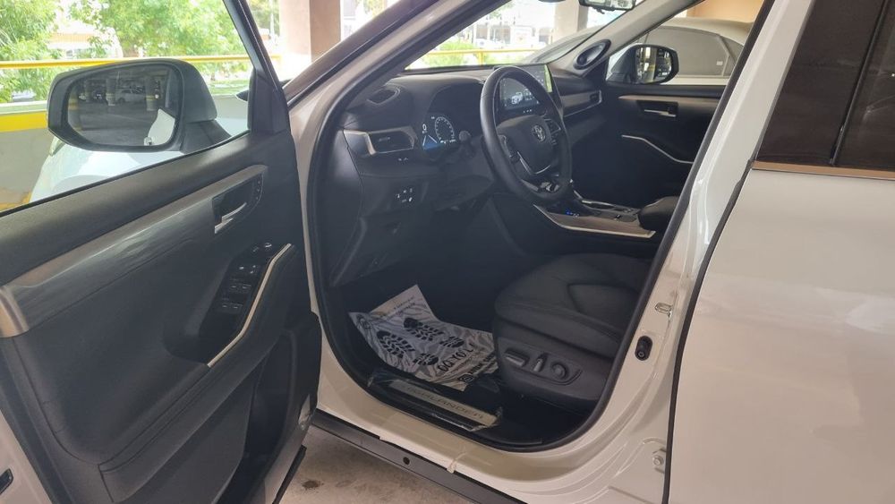 Toyota Highlander Limited Hybrid 2024 AWD ideal holatda!