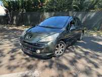 Peugeot 207 an 2007 este AUTOMATA benzina 1,6 cm.