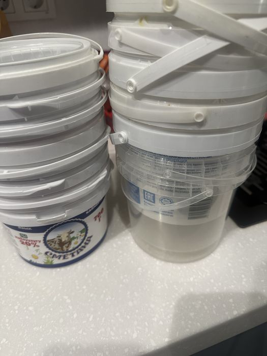 Баночки пластм из под сметаны