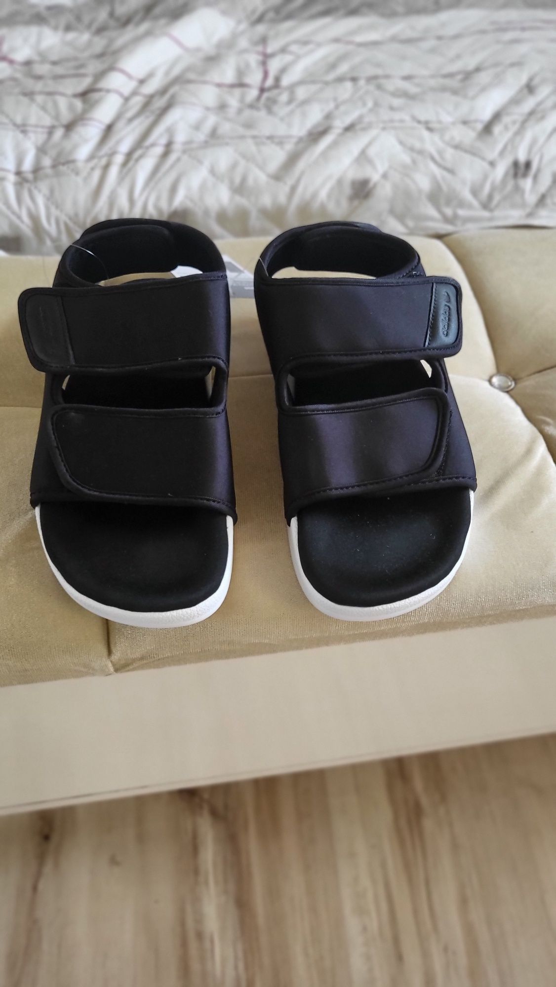 adidass сандали нови