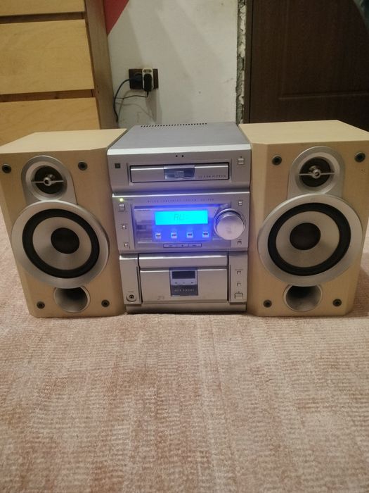 Vând combină muzicală JVC CA-UXP5R
Are CD, Casetă și AUX sunet foarte