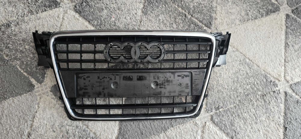Grila centrala Audi A4 B8 2008-2012