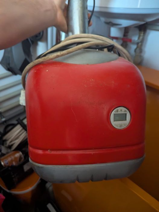 Arzător Ferroli 35kw + buncăr peleți 160l + melc + rezistenta ardere