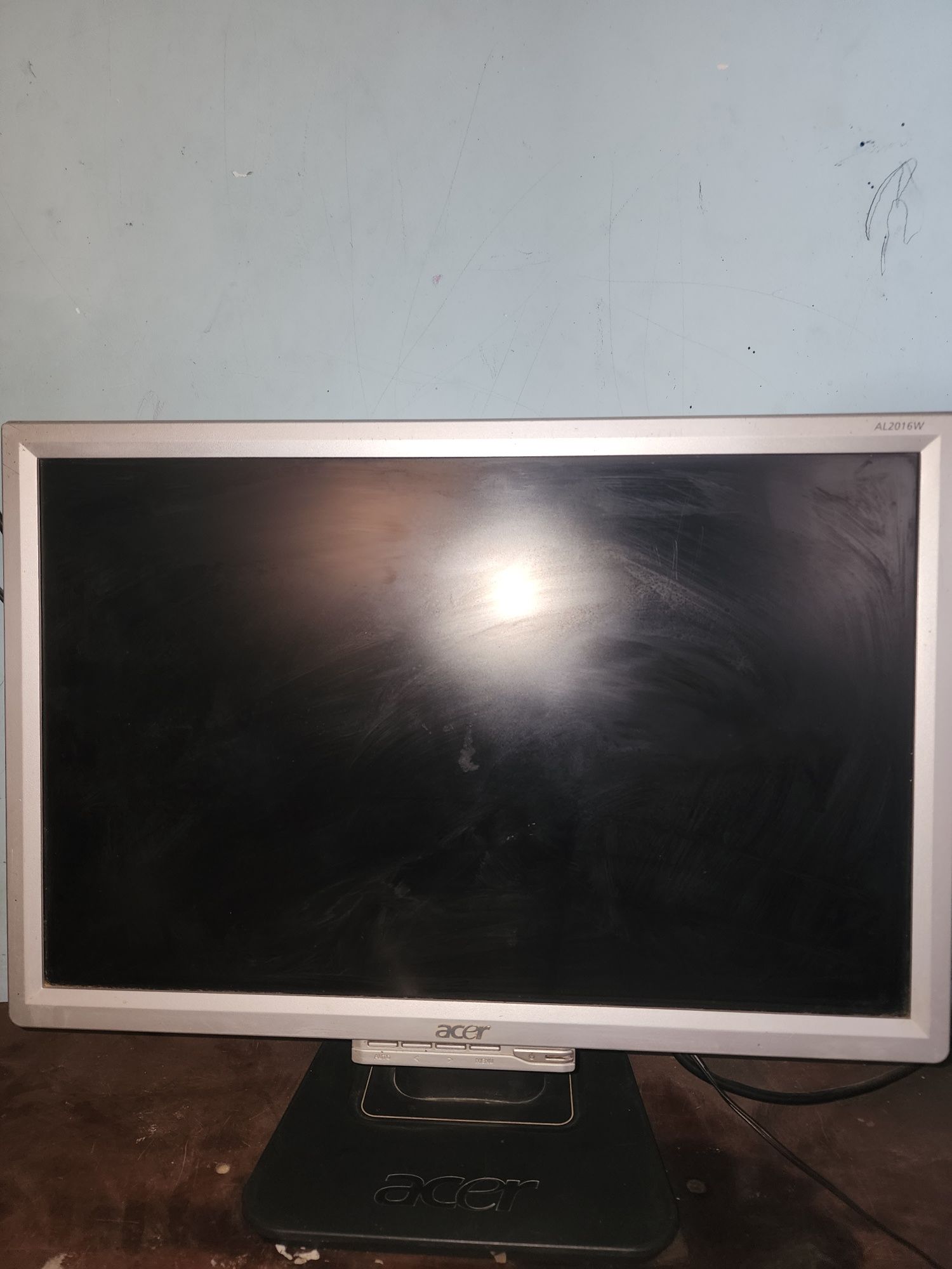 Acer 20 lik monitor sotiladi