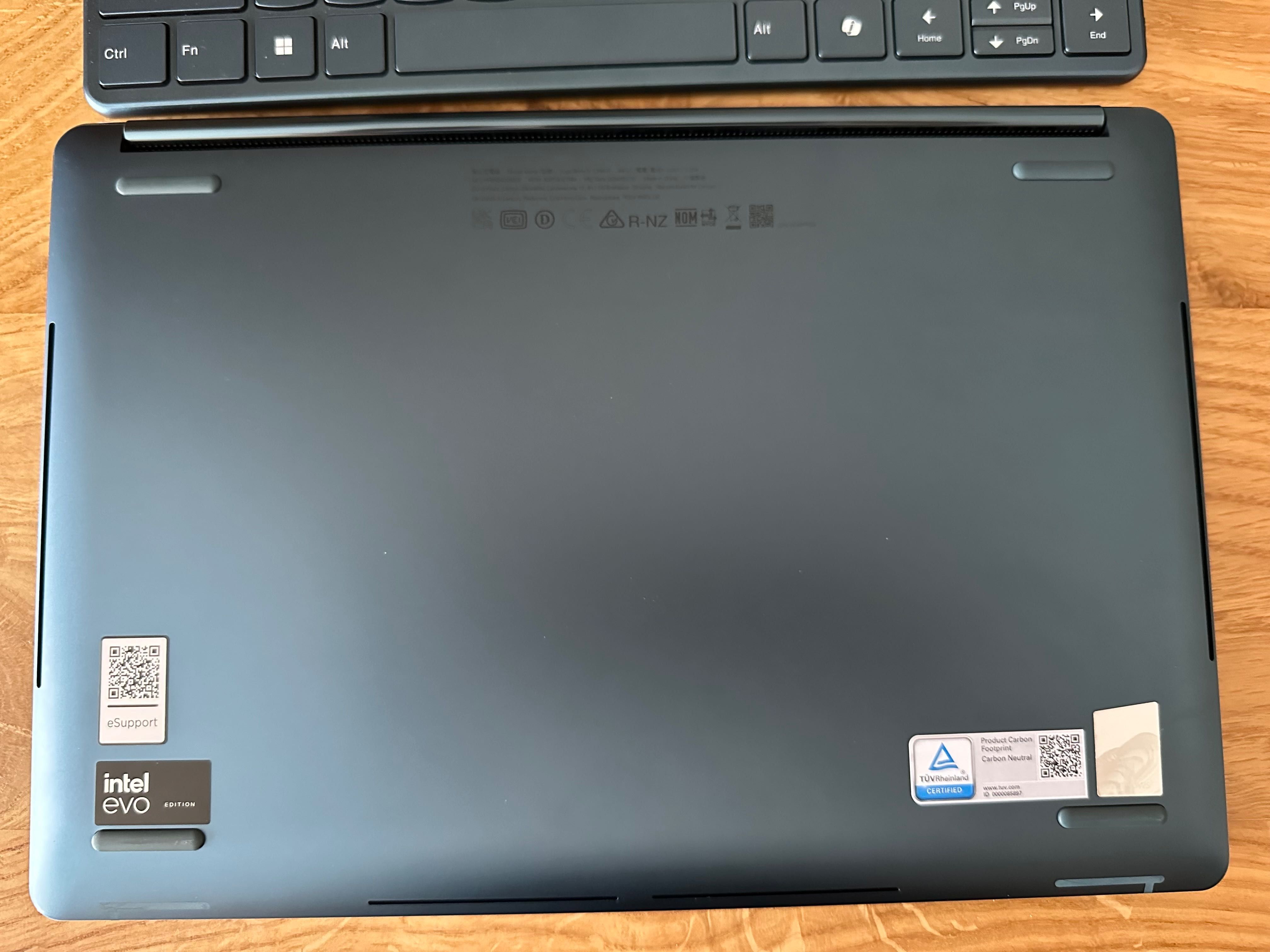 Лаптоп Lenovo Yoga Book 9 13IMU9