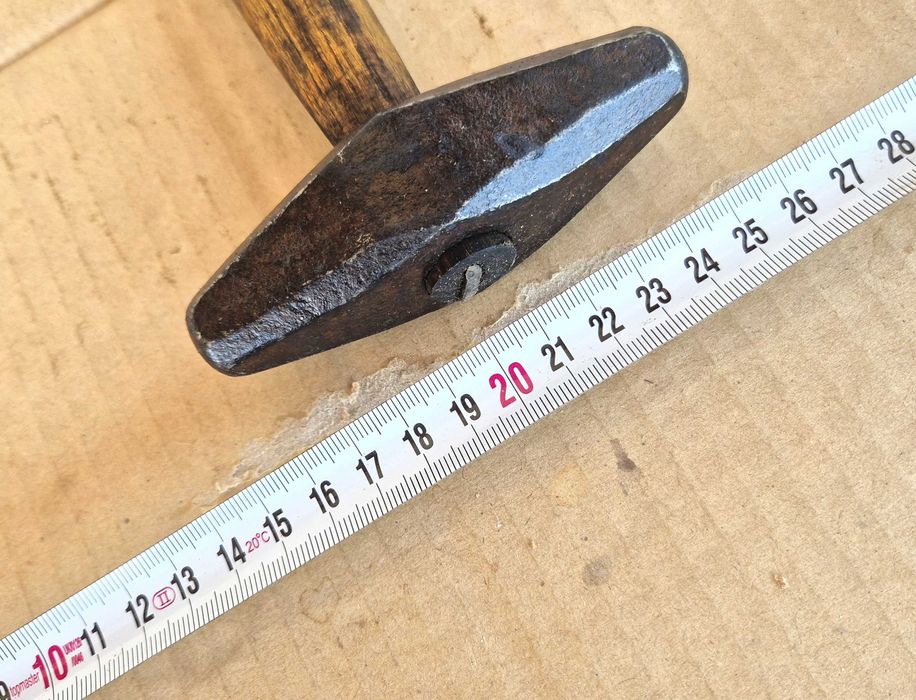 Старо каменоделско  сечиво