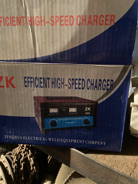 Зарядное устройство для аккумулятора новое